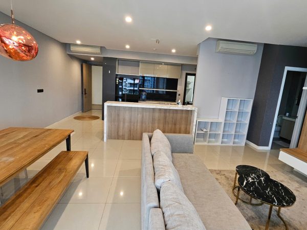 Phòng khách và phòng master siêu rộng – Căn hộ Estella Heights 3 phòng ngủ nội thất hiện đại sang trọng Phòng khách và phòng master siêu rộng – Căn hộ Estella Heights 3 phòng ngủ nội thất hiện đại sang trọng